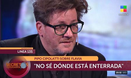 El músico se refirió a Flavia Ortiz, que se suicidó en 2004, en Secretos Verdaderos. A mis hijos no sé qué contarles, reconoció. El músico se refirió a Flavia Ortiz, que se suicidó en 2004, en Secretos Verdaderos. A mis hijos no sé qué contarles, reconoció.