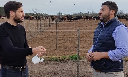 “El kirchnerismo avanza contra el trabajo y los intereses de los santafesinos, sin que ni Perotti, ni los senadores nacionales kirchneristas hagan nada, dijo Puillaro. “El kirchnerismo avanza contra el trabajo y los intereses de los santafesinos, sin que ni Perotti, ni los senadores nacionales kirchneristas hagan nada, dijo Puillaro.