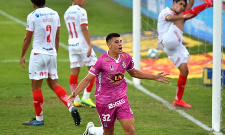 En Sarandí, el conjunto local venció por la mínima a Huracán en el cierre de la Zona Campeonato A de la Copa Maradona. En Sarandí, el conjunto local venció por la mínima a Huracán en el cierre de la Zona Campeonato A de la Copa Maradona.