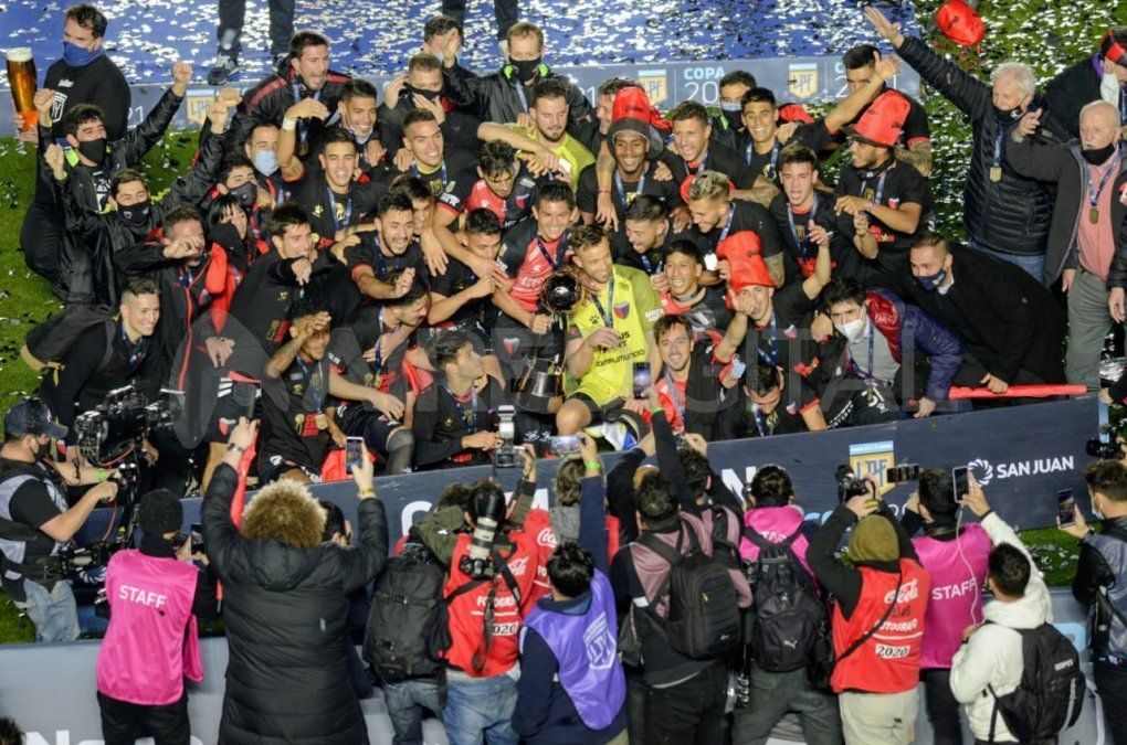 El partido de la historia de Colón en fotos