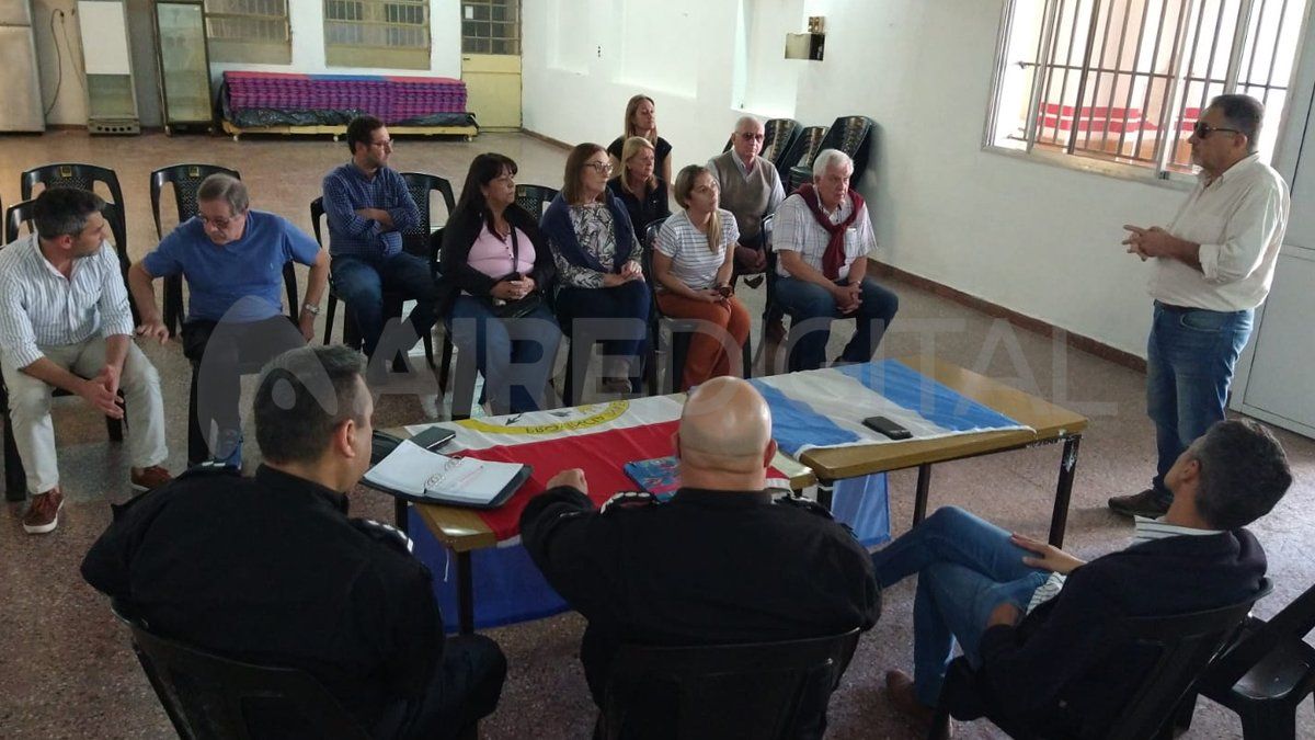 En el encuentro plantearon la necesidad de incrementar el patrullaje por las calles del barrio y de reforzar con móviles y personal a la Comisaría 5ta.