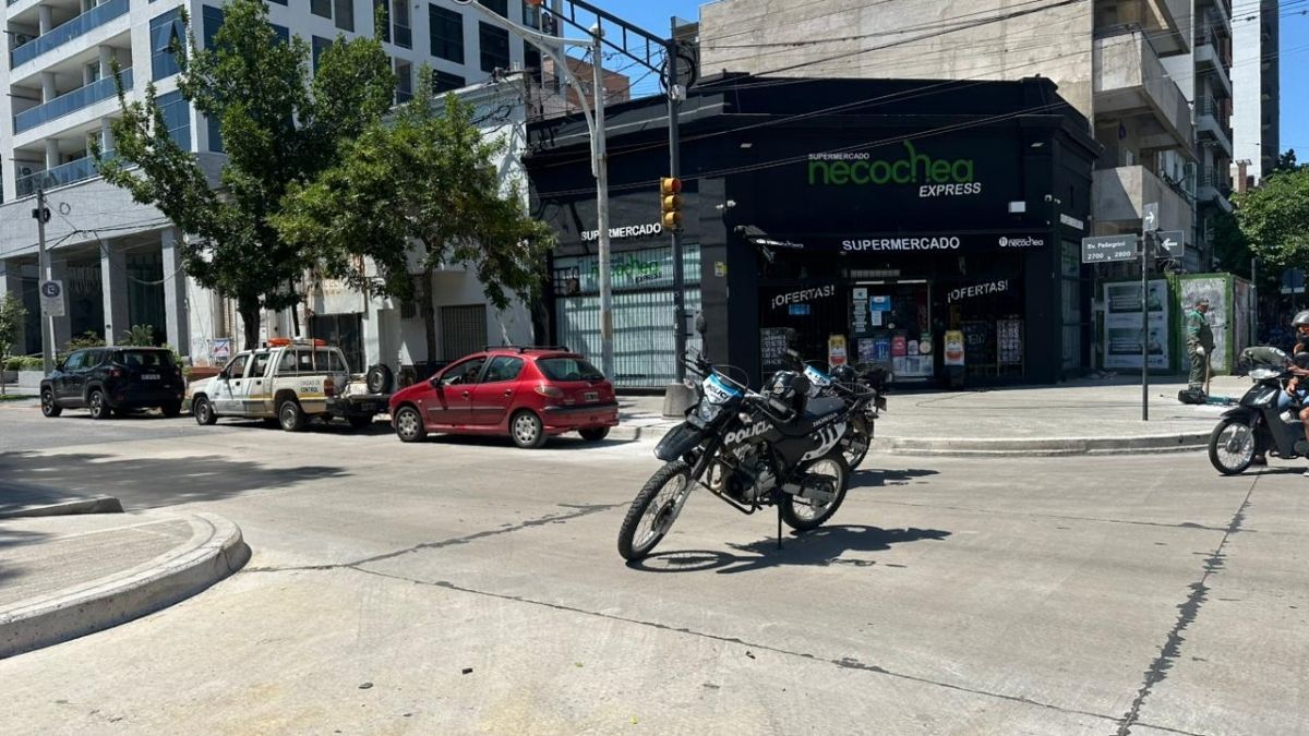 La policía intervino para ordenar el tránsito en la zona.