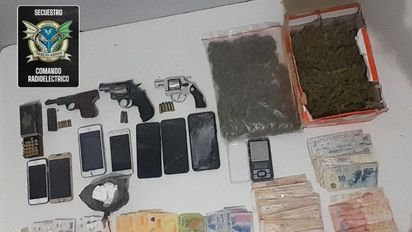 Drogas, armas y tres detenidos en barrio 12 de Octubre