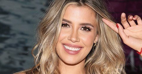 La hija de Luis Miguel en bikini revoluciona las redes sociales