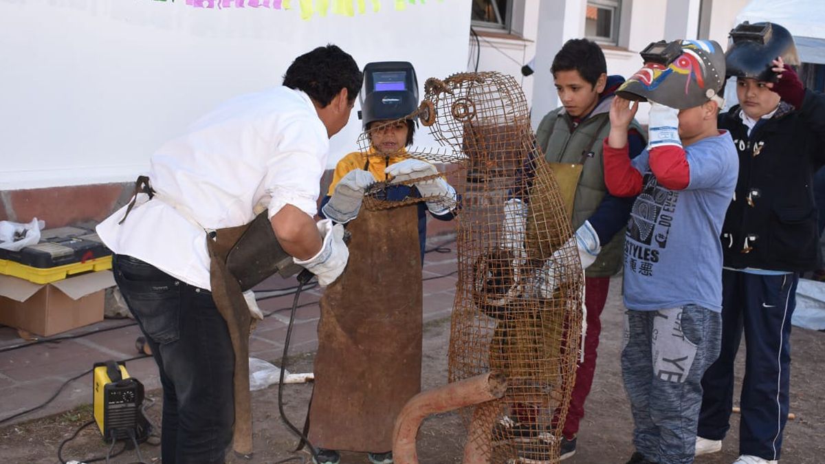 En el marco del programa Santa Fe Más, las y los jóvenes se capacitan a través distintos talleres. 