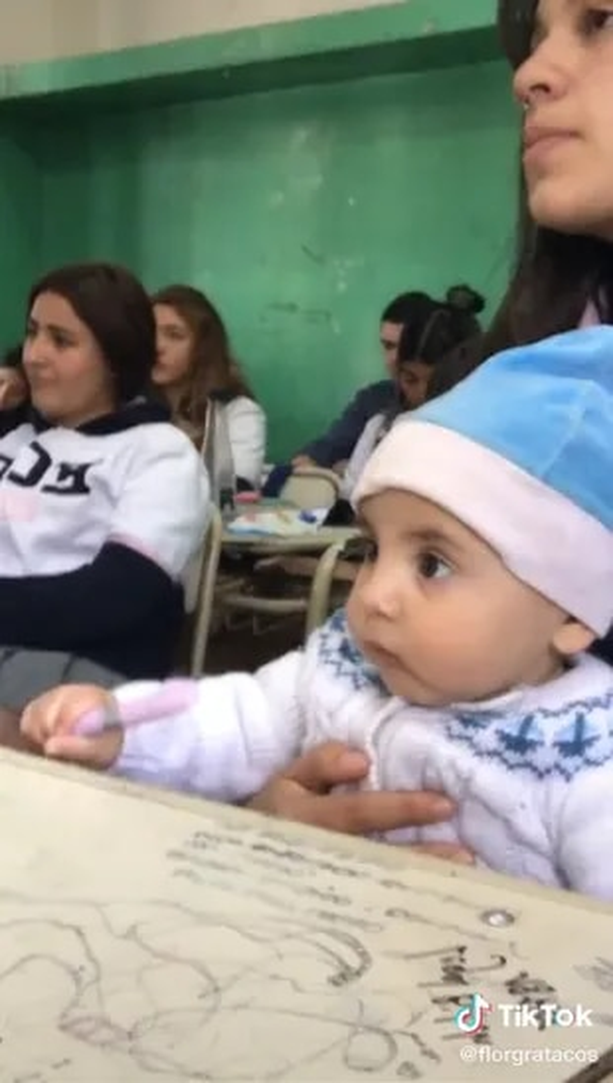 Luego de semejante repercusión, Flor decidió compartir un segundo video con más imágenes del pequeño.