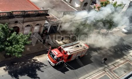 Se incendió la habitación de una casa en Francia 2900 Se incendió la habitación de una casa en Francia 2900