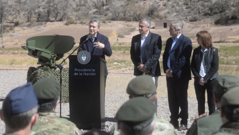 Macri lanzó el primer operativo militar en fronteras