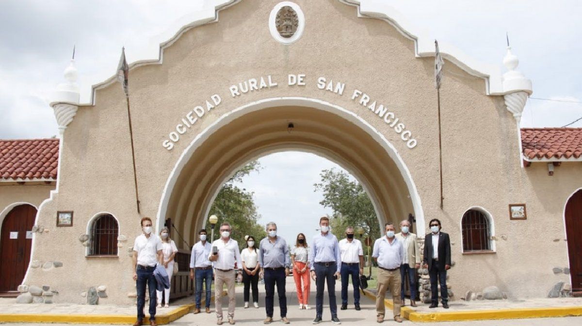 Las autoridades de ambas provincias participaron de la reunión para establecer una agenda en conjunto.&nbsp;
