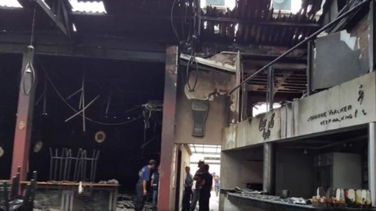 Ardidas y destruidas. La postal de cómo quedó el bowling Tiro Loco.