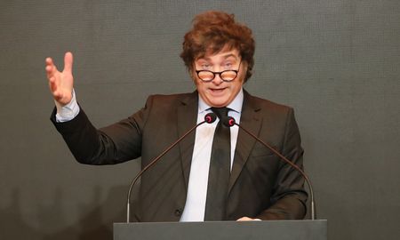 España retiró a la embajadora en Argentina tras los nuevos ataques de Javier Milei a Pedro Sánchez España retiró a la embajadora en Argentina tras los nuevos ataques de Javier Milei a Pedro Sánchez