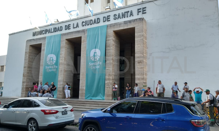 La Municipalidad de Santa Fe no adhirió al feriado decretado por Nación por la llegada de la Selección Argentina al país y la actividad es normal en las dependencias de la ciudad. La Municipalidad de Santa Fe no adhirió al feriado decretado por Nación por la llegada de la Selección Argentina al país y la actividad es normal en las dependencias de la ciudad.
