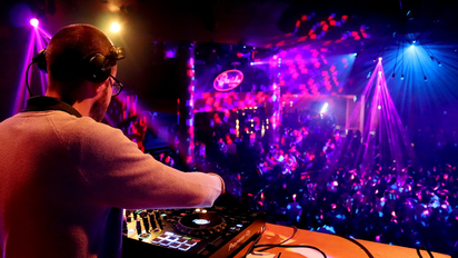 La Justicia ordenó a Sadaic y Aadi Capif no cobrarle derechos de autor a cinco colegios de Santa Fe en sus recepciones