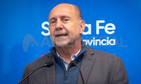 El gobernador de Santa Fe, Omar Perotti, habló este viernes sobre la causa en la que se investigan conversaciones del fiscal de Delitos Complejos de Rosario Matías Edery. El gobernador de Santa Fe, Omar Perotti, habló este viernes sobre la causa en la que se investigan conversaciones del fiscal de Delitos Complejos de Rosario Matías Edery.