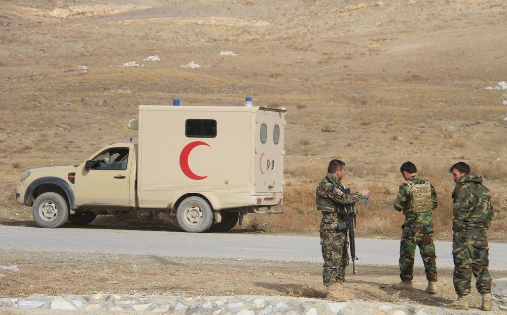 El autor del atentado, que no sobrevivió, condujo un vehículo Humvee dentro de la base y lo detonó. 