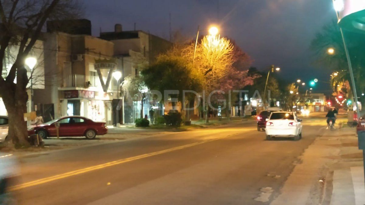 La avenida 7 de Marzo con pocos vehículos