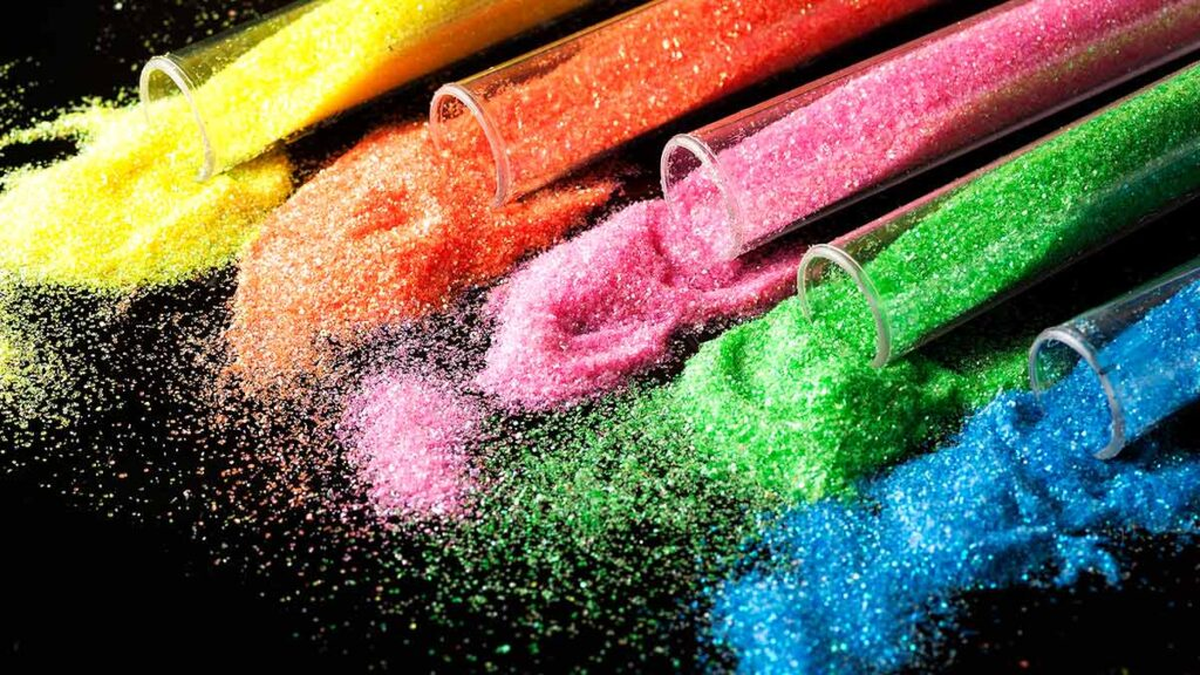 Argentina introdujo un proyecto de ley en 2017 buscando prohibir la venta de purpurina o glitter a menores de edad.