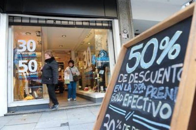 En los primeros diez meses del año el comercio minorista acumula un descenso de 2