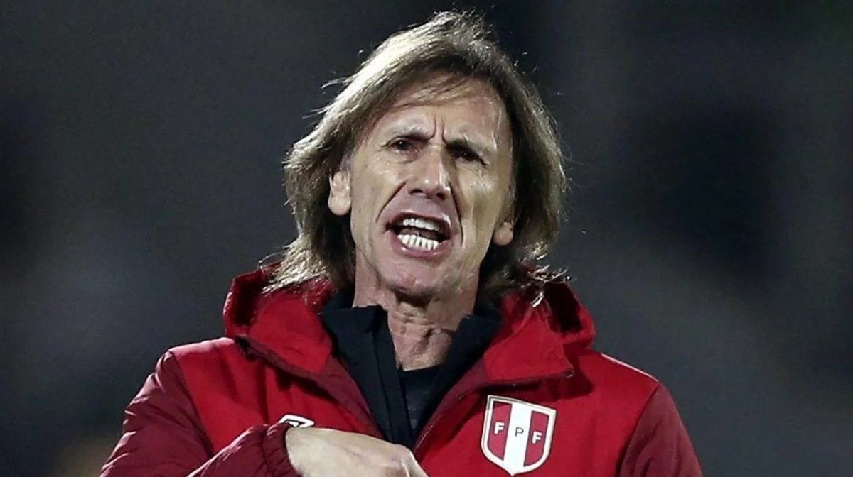 Ricardo Gareca tuvo un paso por Colón durante su carrera como entrenador. Ricardo Gareca tuvo un paso por Colón durante su carrera como entrenador.