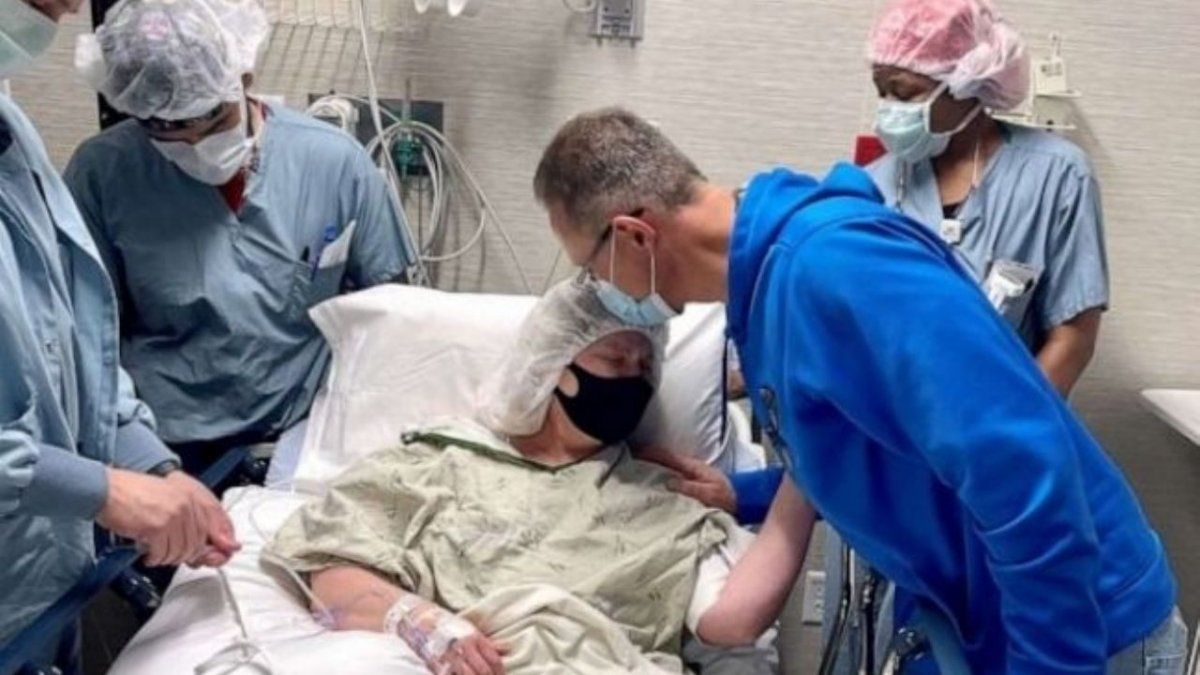 Robin Mach le donó un riñón a su alumna de cinco años.