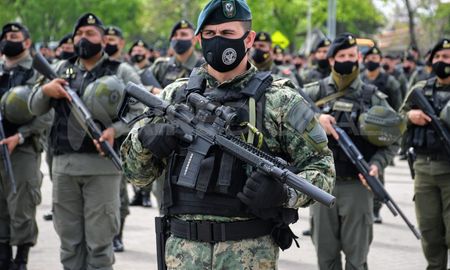 Este jueves se realizó el acto de bienvenida de los 575 gendarmes que arribaron a la ciudad de Rosario.