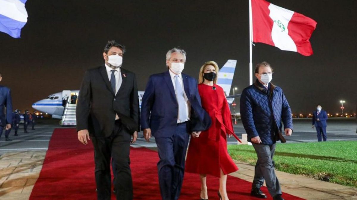 Castillo asumirá este miércoles a las 12 en Perú.