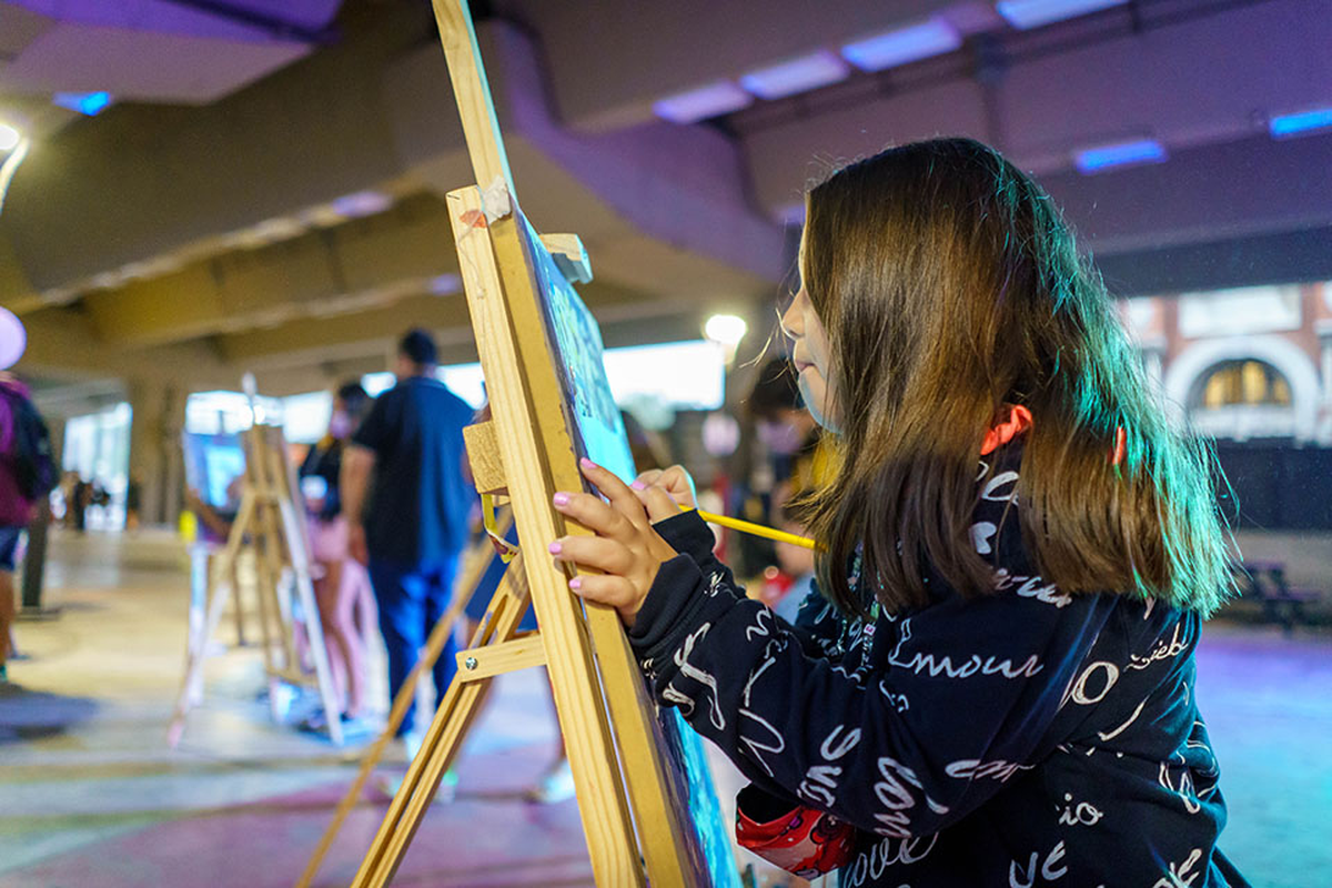 Jugamos a ser directores y directoras de cine creando claquetas