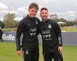 Comenzó a jugar en Liga Santafesina y ahora sueña con jugar el Mundial 2026 junto a Lionel Messi. Comenzó a jugar en Liga Santafesina y ahora sueña con jugar el Mundial 2026 junto a Lionel Messi.