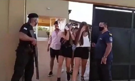 Se enteró que su novia era infiel por un video de una fiesta clandestina desbaratada Se enteró que su novia era infiel por un video de una fiesta clandestina desbaratada