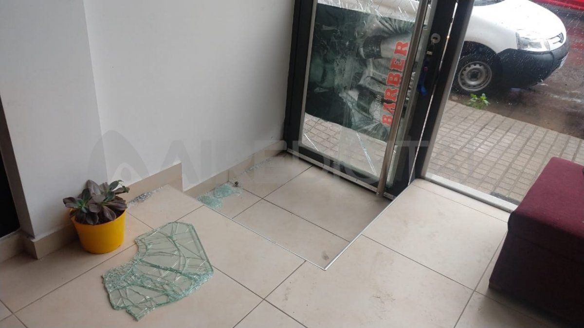 Hace dos meses que abrieron la barbería en plena recoleta santafesina y este viernes fueron blanco de robo.