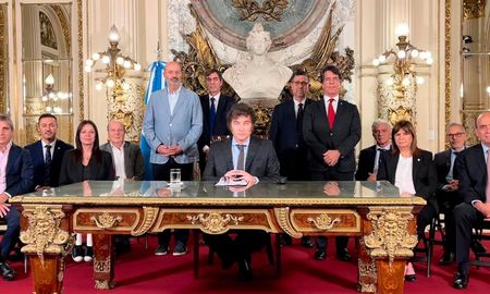 El amparo contra la reforma laboral no cambiará de fuero y habilitaron la feria para analizar el resto del DNU. El amparo contra la reforma laboral no cambiará de fuero y habilitaron la feria para analizar el resto del DNU.