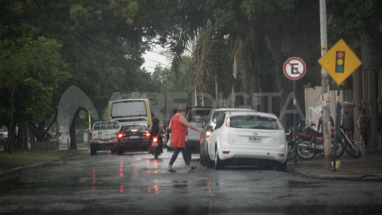 Jueves inestable en Santa Fe: lluvias, tormentas y alerta por actividad eléctrica