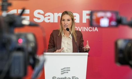 La vocera provincial, Virginia Coudannes, detalló la puesta en marcha de cuatro herramientas financieras con tasas subsidiadas, la declaración de emergencia en el norte y el despliegue de más de 260 obras hídricas. La vocera provincial, Virginia Coudannes, detalló la puesta en marcha de cuatro herramientas financieras con tasas subsidiadas, la declaración de emergencia en el norte y el despliegue de más de 260 obras hídricas.