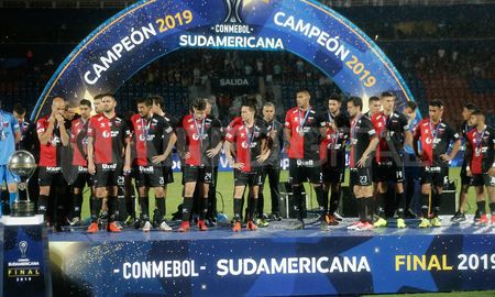 Gabriel Esparza, subcampeón de la Copa Sudamericana con Colón, es nuevo refuerzo de Temperley. Gabriel Esparza, subcampeón de la Copa Sudamericana con Colón, es nuevo refuerzo de Temperley.