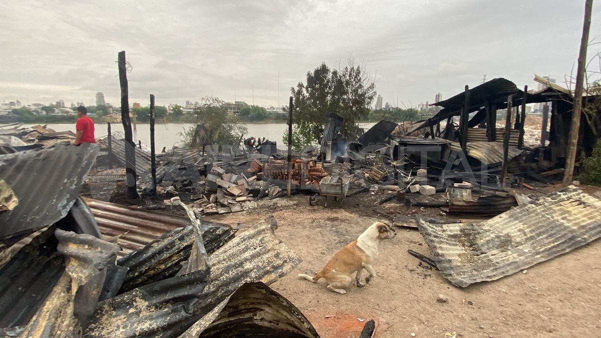 Tres viviendas destruidas por las llamas en Alto Verde.