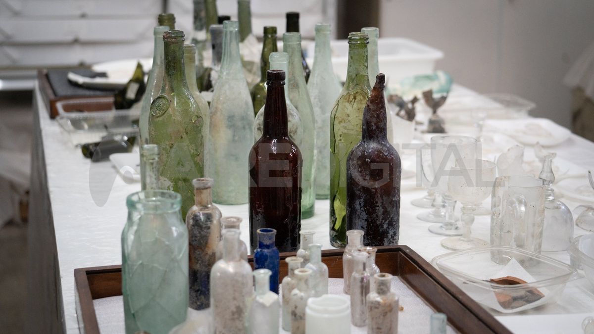 Los restos que se encontraron en el pozo ciego de la Casa Diez de Andino se están preparando para exponerlos en una de las mesas del Museo Etnográfico. Los restos que se encontraron en el pozo ciego de la Casa Diez de Andino se están preparando para exponerlos en una de las mesas del Museo Etnográfico.