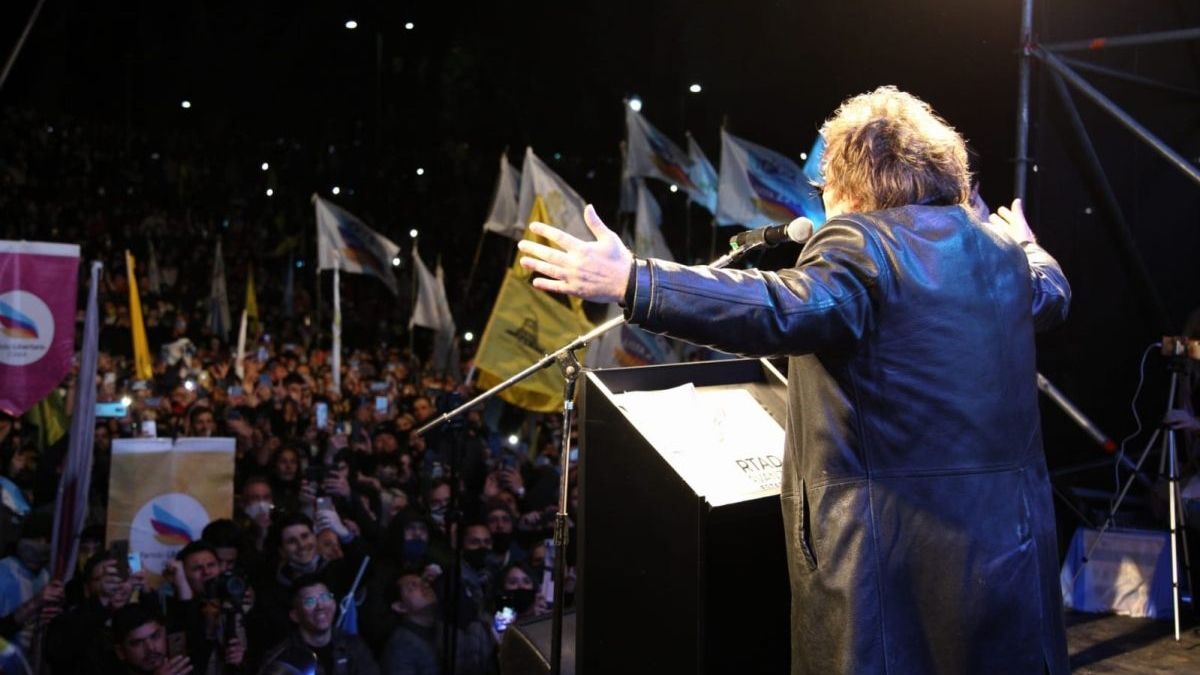  Milei se presentará en Cordoba con el propósito de reafirmar su candidatura presidencial de cara al 2023 y avanzar con el armado político en esa provincia.