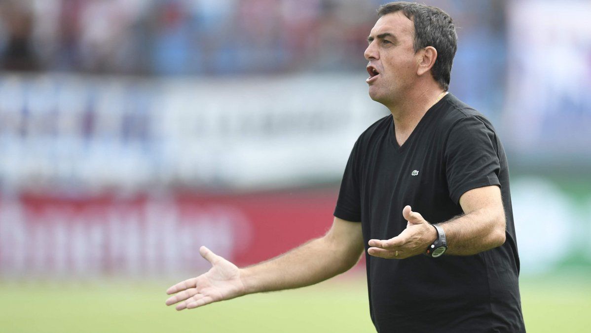 Colón tiene DT: Diego Osella vuelve a ponerse al frente del Sabalero