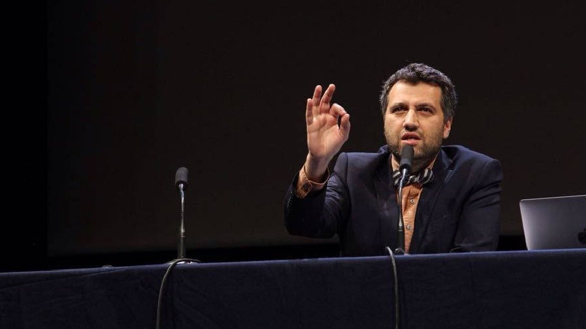 Yv&aacute;n Pozuelo, docente de franc&eacute;s en Gij&oacute;n (Espa&ntilde;a), quien fue suspendido por poner 10 a todos sus alumnos en la clase de franc&eacute;s.&nbsp;