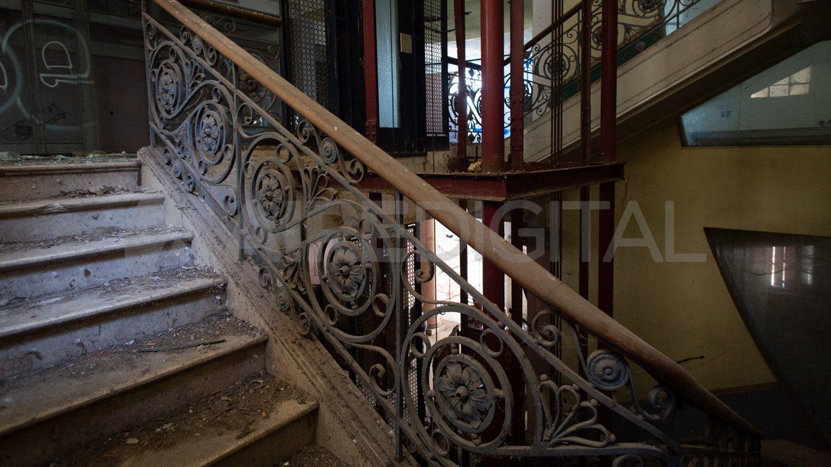 El edificio lleva casi tres décadas de abandono y va a requerir una inversión importante para recuperarlo.