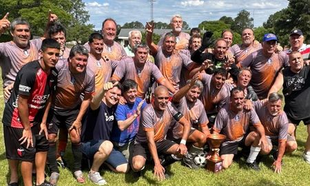 Equipo campeón de Técnicos B de la Liga Interprofesional de Fútbol - Categoría Senior. Equipo campeón de Técnicos B de la Liga Interprofesional de Fútbol - Categoría Senior.