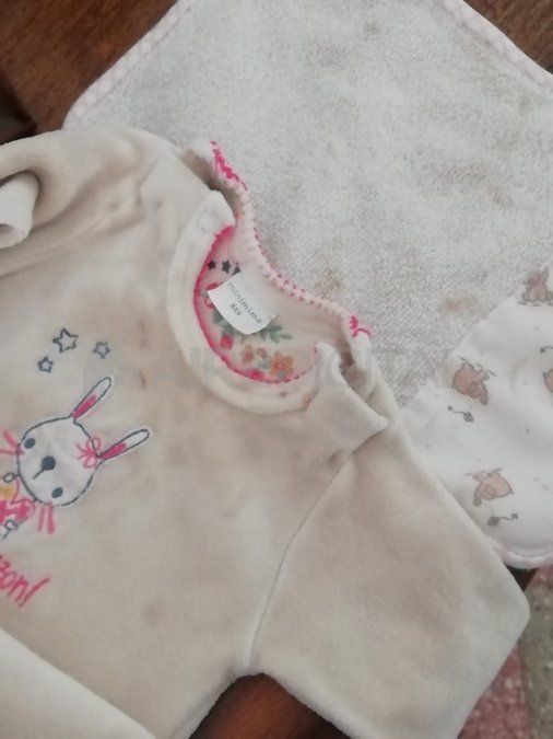 Así quedó la ropa que lavó una vecina de barrio Candioti Sur de Santa Fe.