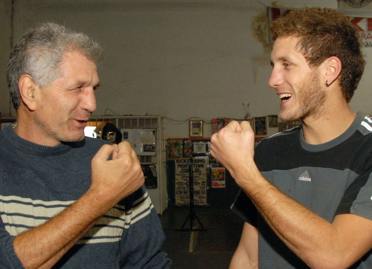 Tras su retiro, Látigo se dedicó a entrenar boxeadores –lo que continúa haciendo– y, uno de sus pupilos, fue su propio hijo, Martín Antonio, quien combatió como rentado entre 2005 y 2021. Con un récord de 36-10-3-1 S/D (18 ko), fue campeón sudamericano welter junior entre 2008 y 2009, y comentarista en las veladas boxísticas de una cadena televisiva deportiva. Tras su retiro, Látigo se dedicó a entrenar boxeadores –lo que continúa haciendo– y, uno de sus pupilos, fue su propio hijo, Martín Antonio, quien combatió como rentado entre 2005 y 2021. Con un récord de 36-10-3-1 S/D (18 ko), fue campeón sudamericano welter junior entre 2008 y 2009, y comentarista en las veladas boxísticas de una cadena televisiva deportiva.