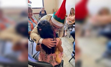 El juez que debía darle a Ana la noticia de su adopción tuvo la emotiva idea de contárselo a través de un cuento de Navidad. El juez que debía darle a Ana la noticia de su adopción tuvo la emotiva idea de contárselo a través de un cuento de Navidad.