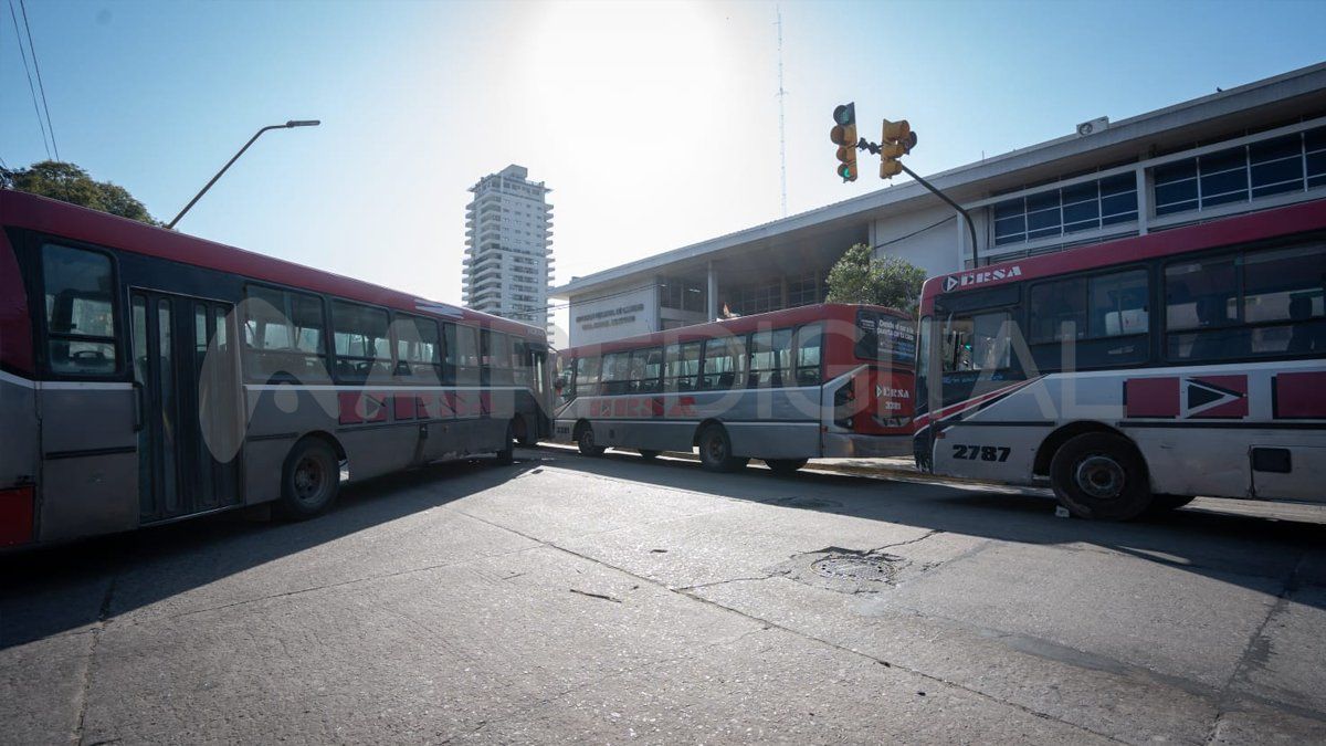 El conflicto de la UTA dejó sin transporte la ciudad y se podría volver a reiterar.&nbsp;
