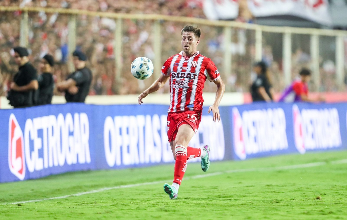 Federico Vera tiene contrato con Unión hasta el 31 de diciembre de este año y todavía no renovó. Federico Vera tiene contrato con Unión hasta el 31 de diciembre de este año y todavía no renovó.
