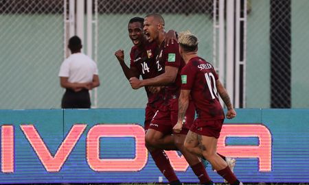 Venezuela, bajo el ciclo Néstor Pékerman y con tres goles de Salomón Rondón, goleó a Bolivia. Venezuela, bajo el ciclo Néstor Pékerman y con tres goles de Salomón Rondón, goleó a Bolivia.