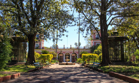 El Palacio San José invita a los visitantes de todo el país a viaje al pasado y descubrir la historia argentina. El Palacio San José invita a los visitantes de todo el país a viaje al pasado y descubrir la historia argentina.