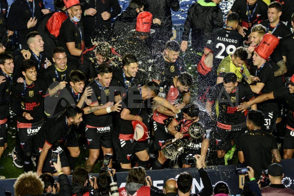 Colón campeón del fútbol argentino.&nbsp;