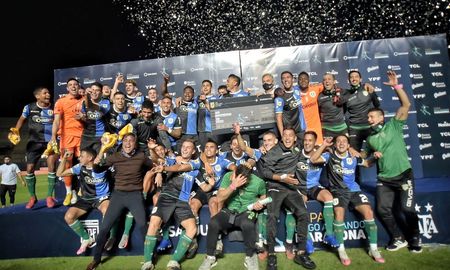 El Taladro venció en el repechaje de la Copa Maradona a Vélez y jugará la próxima Copa Sudamericana. El Taladro venció en el repechaje de la Copa Maradona a Vélez y jugará la próxima Copa Sudamericana.